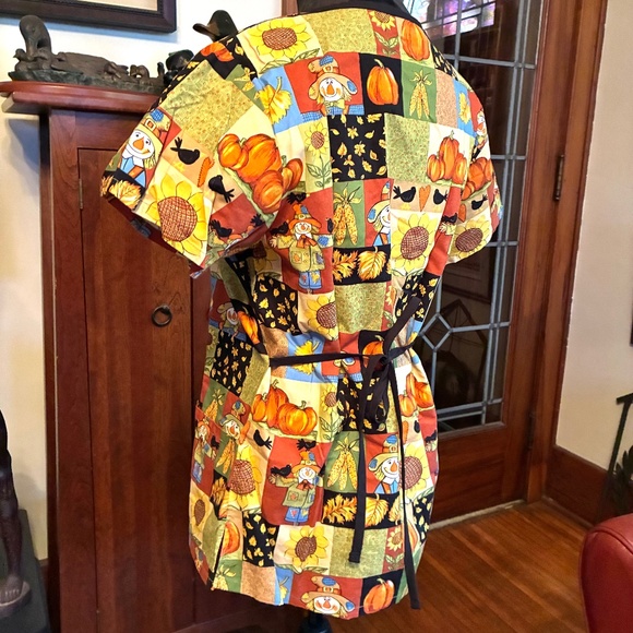 "Life" short sleeve scrub top, M, like new - Picture 4 of 9